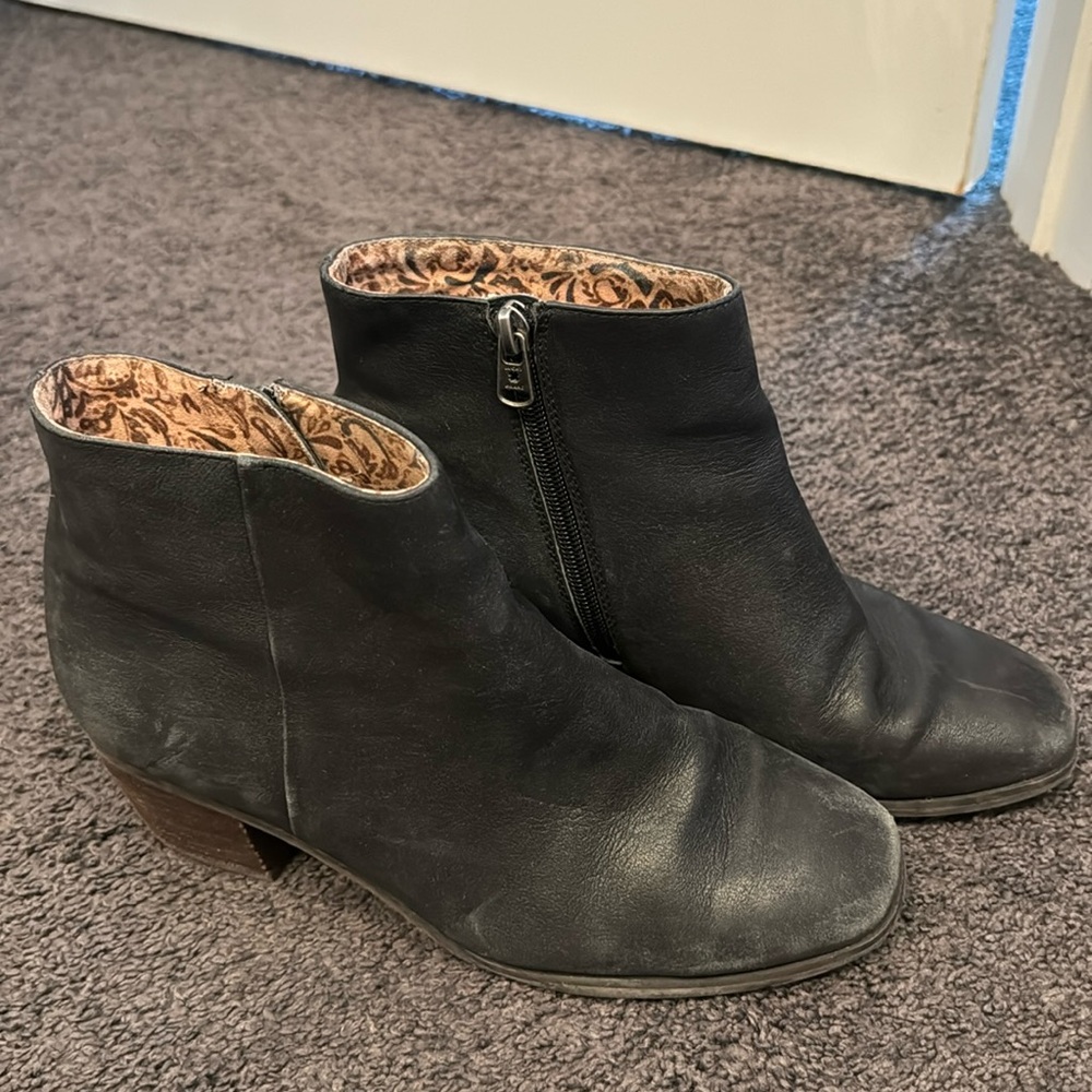 Lucky Brand booties
